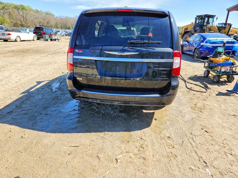 41981446 :رقم المزاد ، 2C4RC1BG5GR300146 vin ، 2016 Chrysler Town & Country مزاد بيع