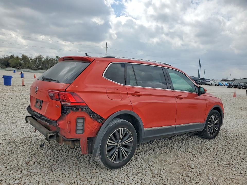 Продажа на аукционе авто 2018 Volkswagen Tiguan, vin: 3VV3B7AXXJM071007, номер лота: 41599986