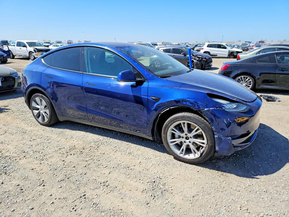 41989286 :رقم المزاد ، 7SAYGDEE3NF442194 vin ، 2022 Tesla Model Y مزاد بيع