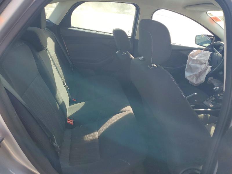 46573376 :رقم المزاد ، 1FADP3E28JL300335 vin ، 2018 Ford Focus مزاد بيع