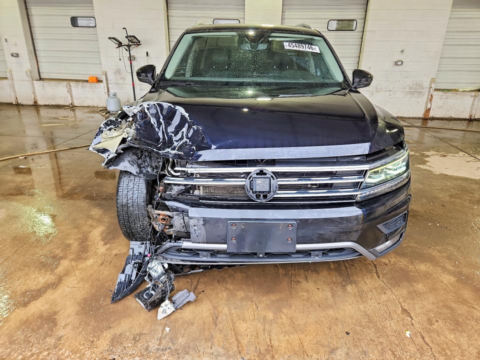 Продажа на аукционе авто 2018 Volkswagen Tiguan, vin: 3VV4B7AX4JM196508, номер лота: 45489746