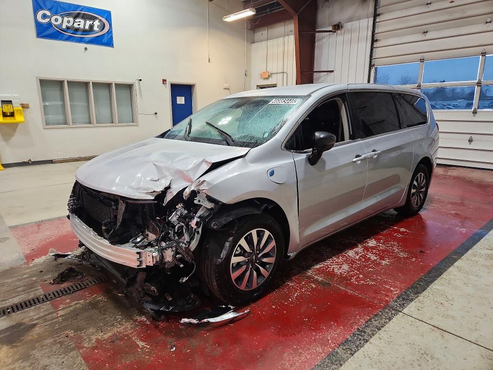 46883446 :رقم المزاد ، 2C4RC1S73RR141730 vin ، 2024 Chrysler Pacifica مزاد بيع