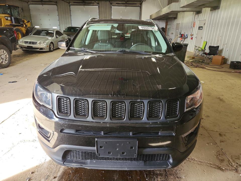 46022196 :رقم المزاد ، 3C4NJDBBXLT204689 vin ، 2020 Jeep Compass مزاد بيع