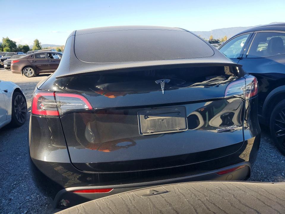 2024 Tesla Model Y მანქანა იყიდება აუქციონზე, vin: 7SAYGDEF1RF051379, აუქციონის ნომერი: 74260155