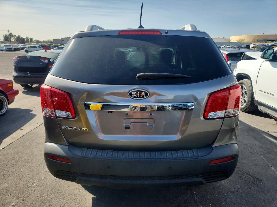 2013 Kia Sorento მანქანა იყიდება აუქციონზე, vin: 5XYKT4A66DG408397, აუქციონის ნომერი: 46060916