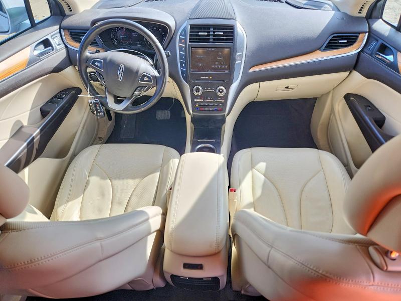 41763676 :رقم المزاد ، 5LMTJ2AH9FUJ14972 vin ، 2015 Lincoln Townhouse Mkc مزاد بيع