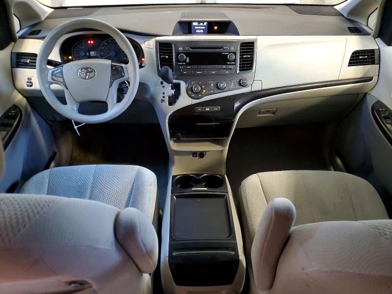 79624065 :رقم المزاد ، 5TDJK3DC3BS022630 vin ، 2011 Toyota Sienna مزاد بيع