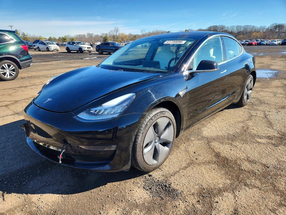 41730086 :رقم المزاد ، 5YJ3E1EB3JF099155 vin ، 2018 Tesla Model 3 مزاد بيع