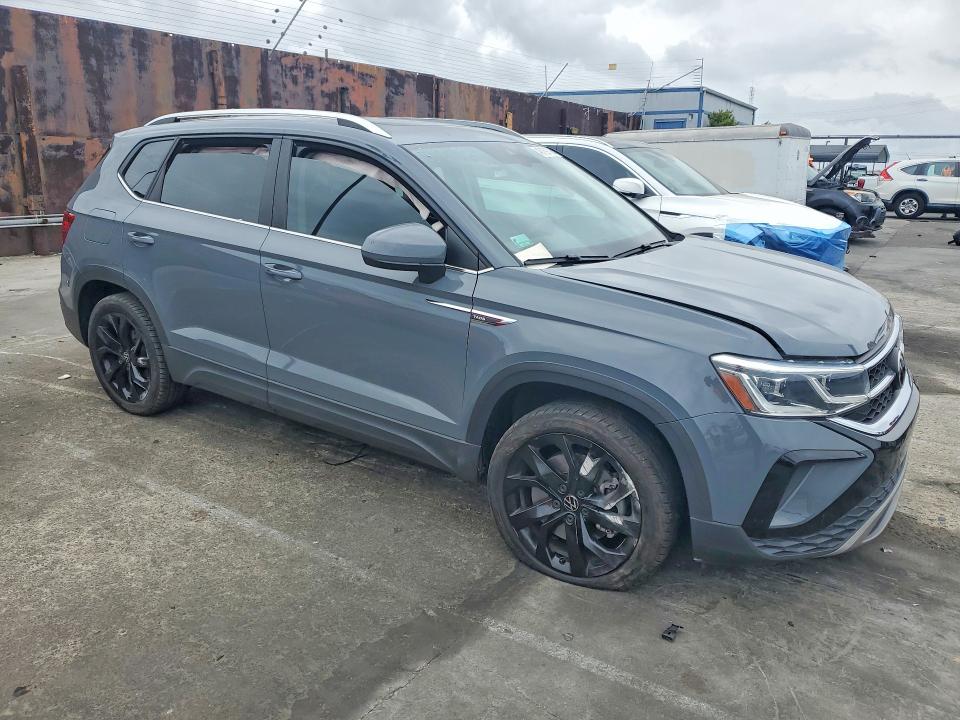 Продажа на аукционе авто 2022 Volkswagen Taos, vin: 3VV1X7B20NM011416, номер лота: 48169706