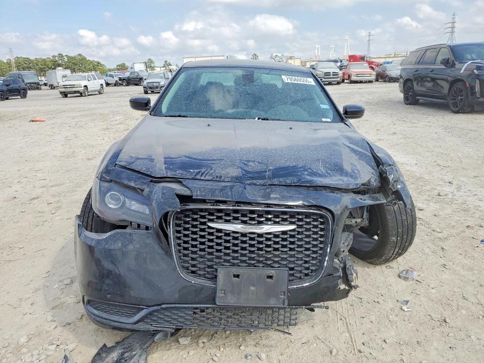 Продажа на аукционе авто 2019 Chrysler 300, vin: 2C3CCAAG4KH690652, номер лота: 79560555