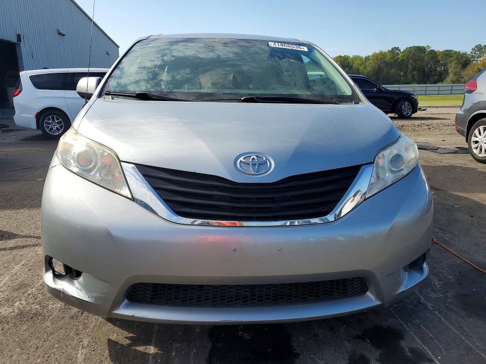 2014 Toyota Sienna მანქანა იყიდება აუქციონზე, vin: 5TDKK3DC2ES417598, აუქციონის ნომერი: 41868536
