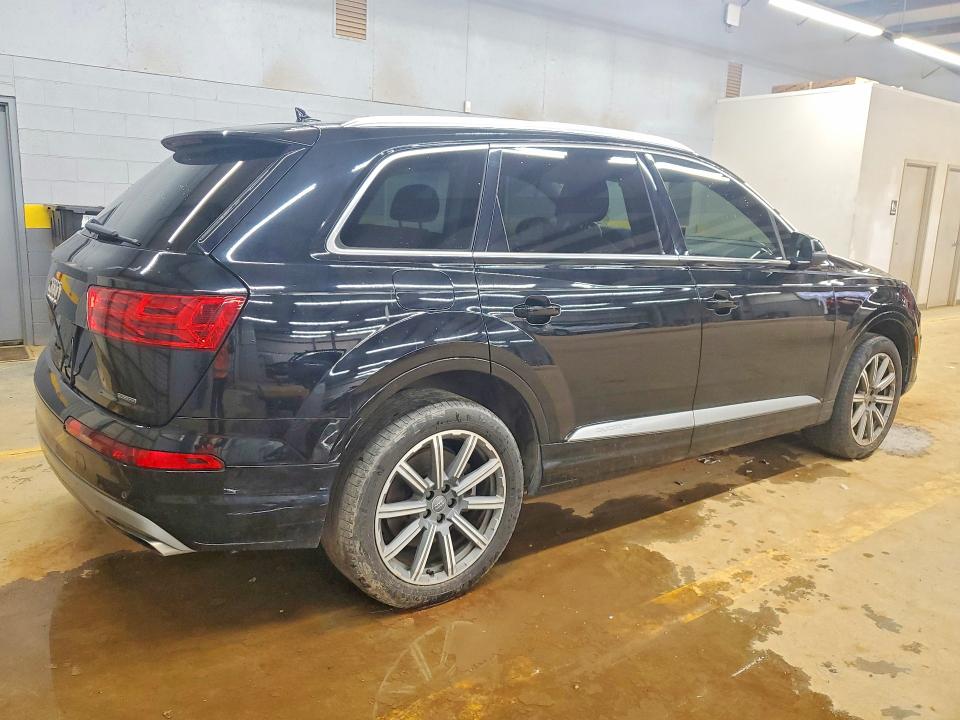 Продаж на аукціоні авто 2017 Audi Q7, vin: WA1LHAF71HD041316, номер лоту: 45839906