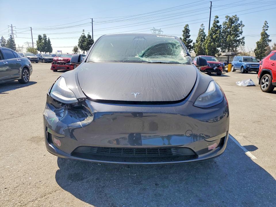 41827326 :رقم المزاد ، 7SAYGDED9RF054299 vin ، 2024 Tesla Model Y مزاد بيع