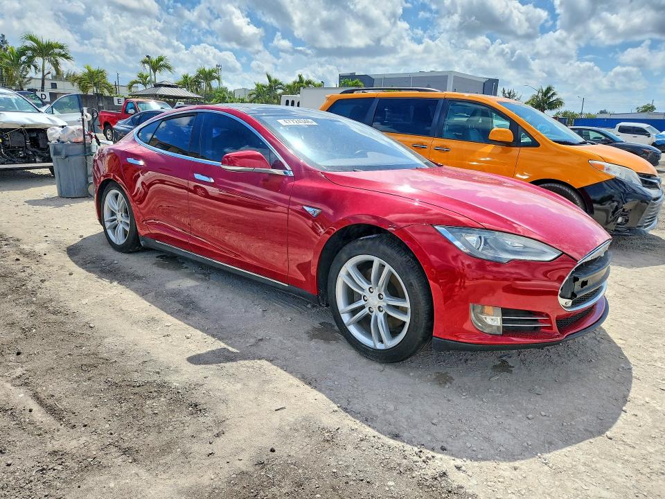 2013 Tesla Model S მანქანა იყიდება აუქციონზე, vin: 5YJSA1CP9DFP11417, აუქციონის ნომერი: 47724346