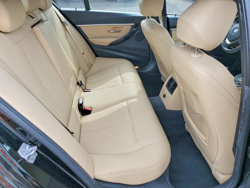 48129306 :رقم المزاد ، WBA8B9G32HNU53940 vin ، 2017 Bmw 330 مزاد بيع