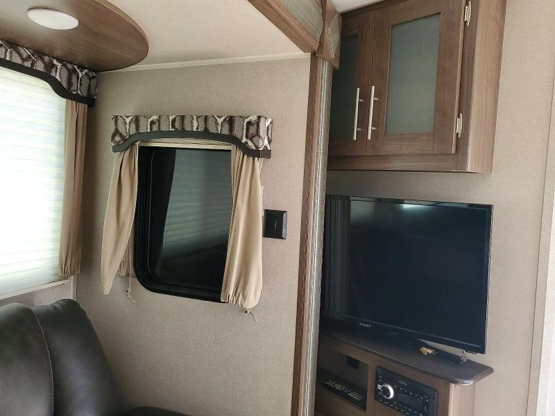 46994506 :رقم المزاد ، 4YDT32B26K7243334 vin ، 2019 Keystone Hideout مزاد بيع