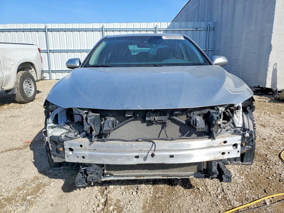 46846026 :رقم المزاد ، 4T1B11HK8JU516033 vin ، 2018 Toyota Camry مزاد بيع
