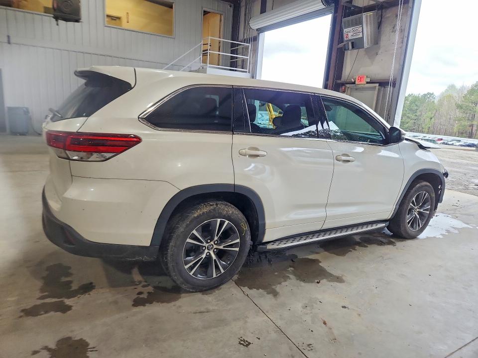 Продажа на аукционе авто 2018 Toyota Highlander, vin: 5TDZZRFH5JS260598, номер лота: 79575805