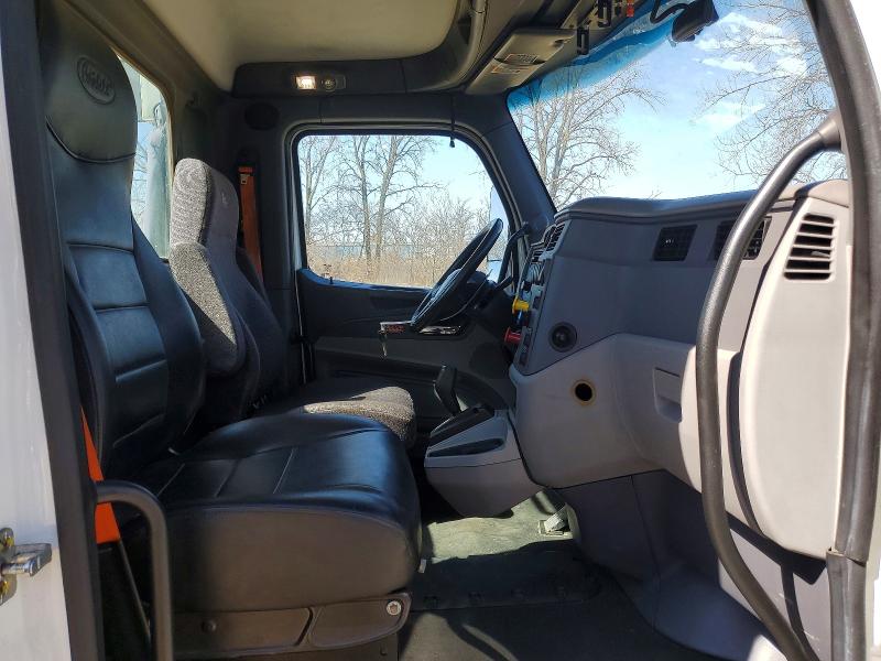 Продажа на аукционе авто 2017 Peterbilt 579, vin: 1XPBA48X4HD428445, номер лота: 46206166