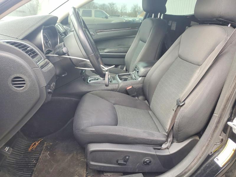 46471716 :رقم المزاد ، 2C3CCAAG1JH256199 vin ، 2018 Chrysler 300 مزاد بيع
