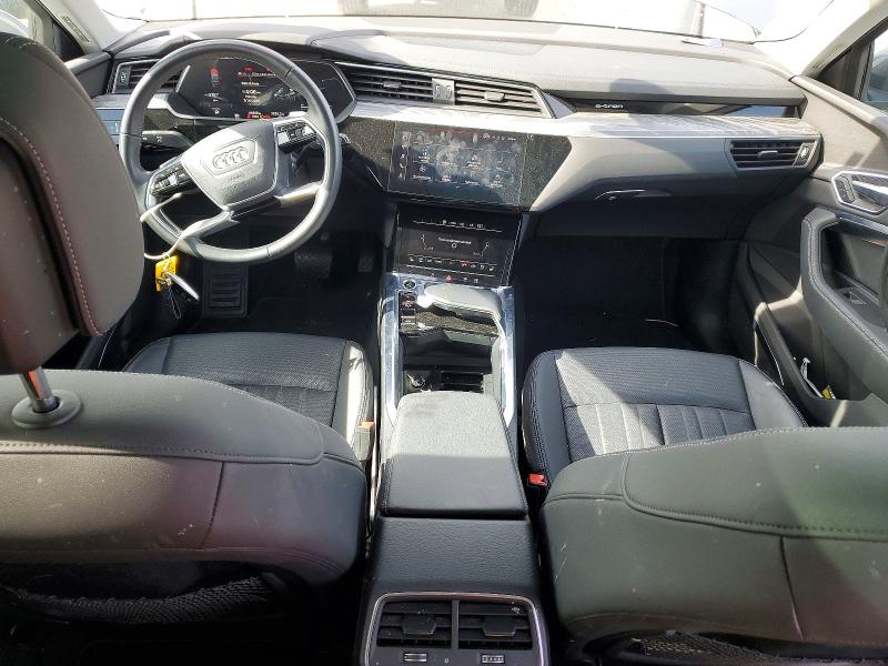 45935816 :رقم المزاد ، WA1LAAGE7NB013299 vin ، 2022 Audi E-tron مزاد بيع