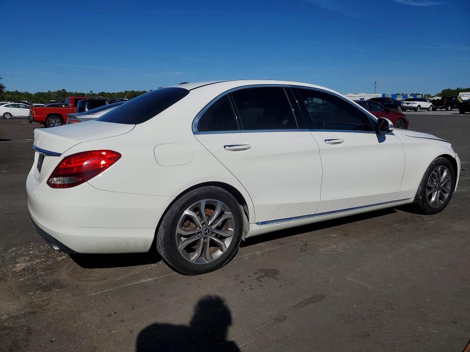 46401496 :رقم المزاد ، 55SWF4JB0HU224946 vin ، 2017 Mercedes-benz C مزاد بيع