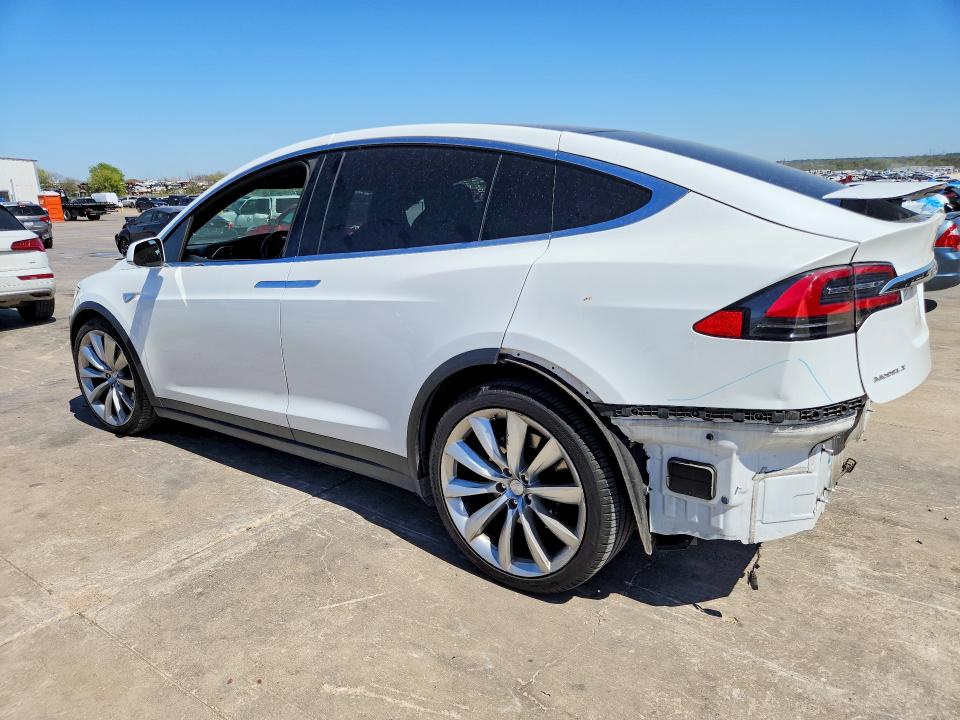 46890346 :رقم المزاد ، 5YJXCBE26GF021314 vin ، 2016 Tesla Model X مزاد بيع