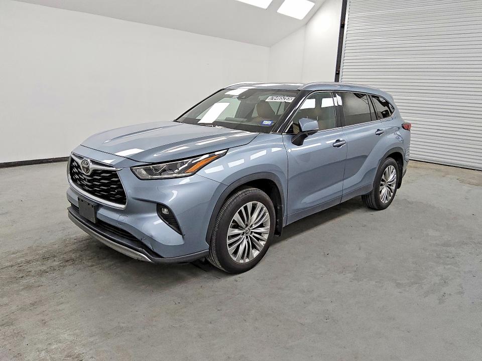 Продажа на аукционе авто 2022 Toyota Highlander, vin: 5TDFZRBH1NS215737, номер лота: 76465285