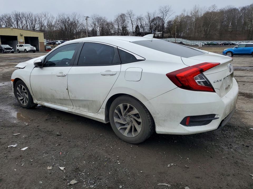 42006136 :رقم المزاد ، 19XFC2F76JE023941 vin ، 2018 Honda Civic مزاد بيع