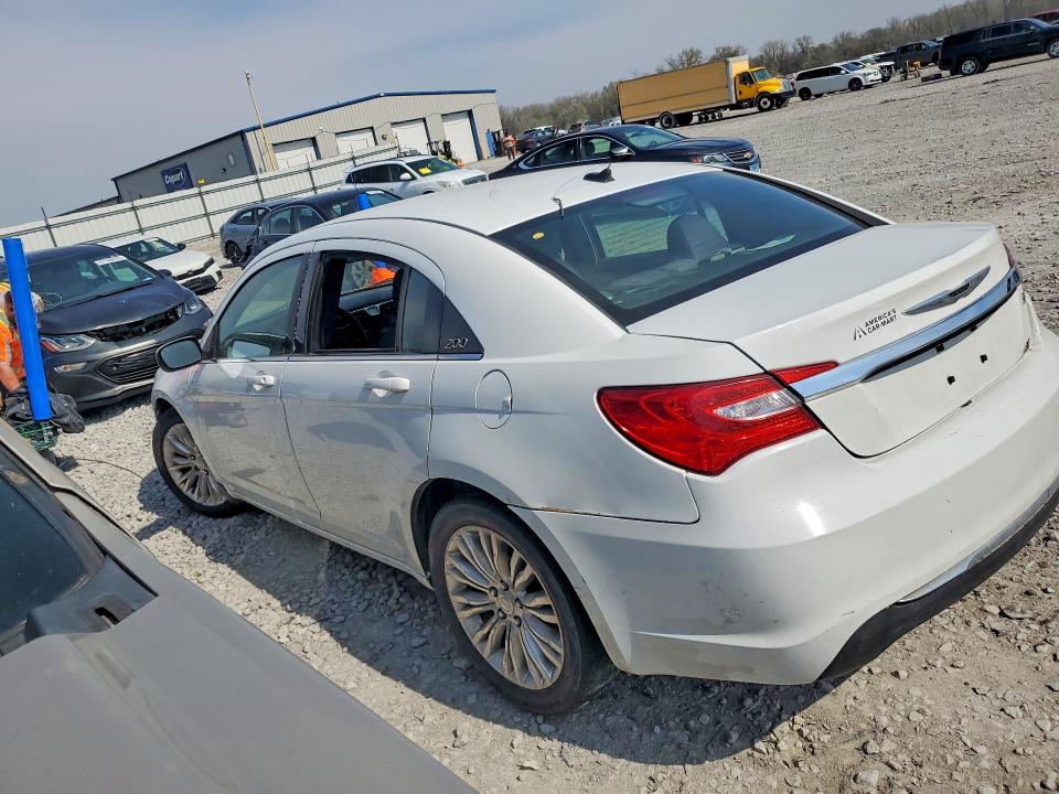 Продажа на аукционе авто 2013 Chrysler 200, vin: 1C3CCBAB6DN685599, номер лота: 48059276