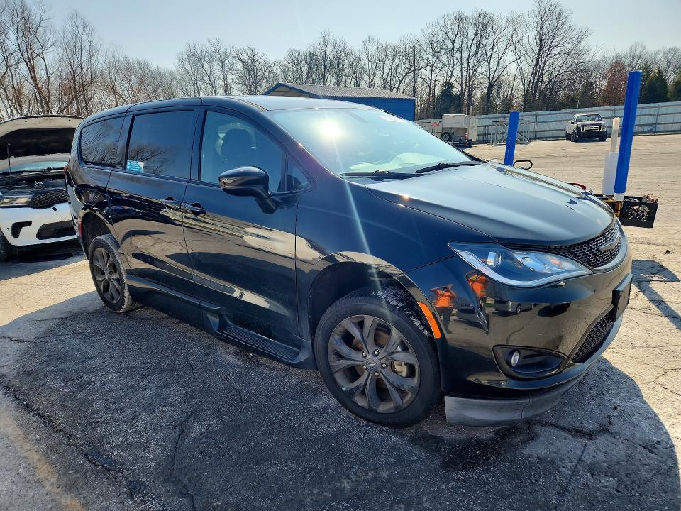 2020 Chrysler Pacifica მანქანა იყიდება აუქციონზე, vin: 2C4RC1FG1LR150489, აუქციონის ნომერი: 41590426