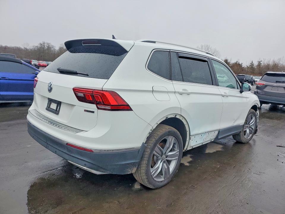 Продажа на аукционе авто 2021 Volkswagen Tiguan, vin: 3VV2B7AX8MM104845, номер лота: 45606326