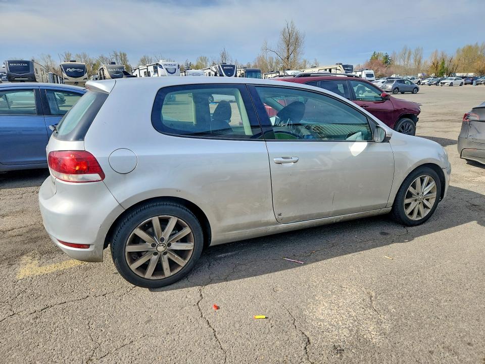 2011 Volkswagen Golf მანქანა იყიდება აუქციონზე, vin: WVWBM7AJ2BW069950, აუქციონის ნომერი: 46558296