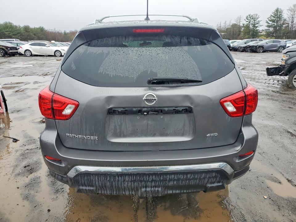 45543006 :رقم المزاد ، 5N1DR2MM0JC667601 vin ، 2018 Nissan Pathfinder مزاد بيع