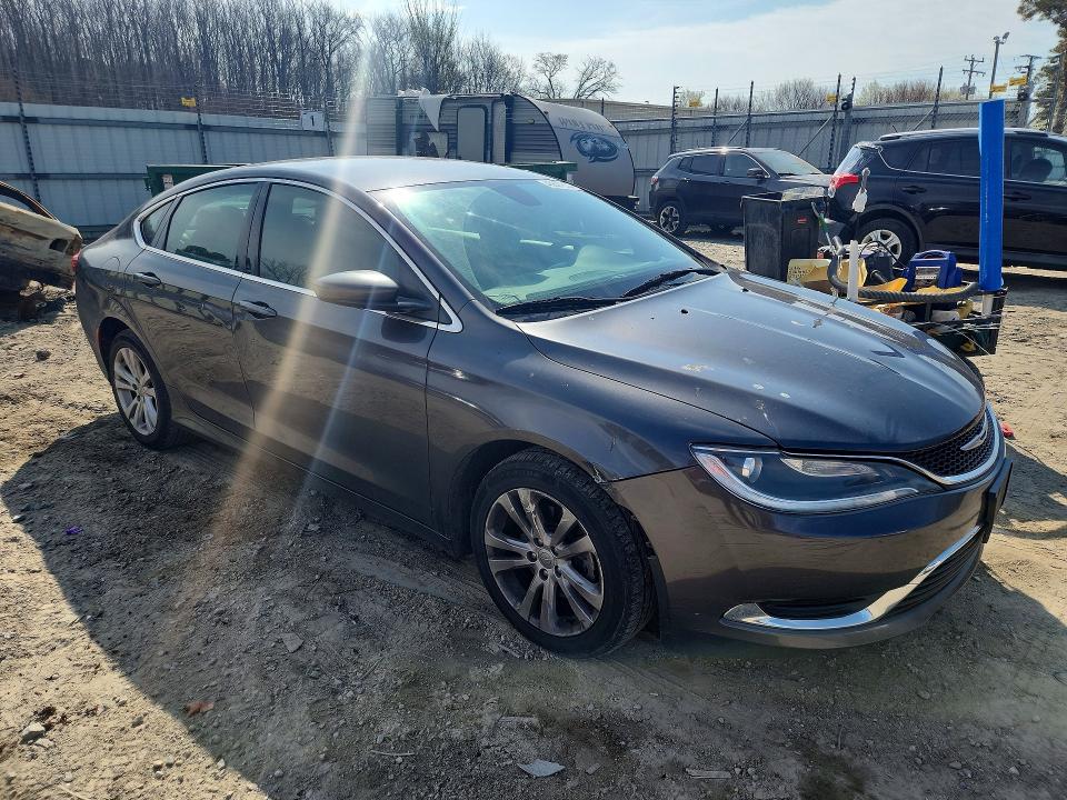 45827826 :رقم المزاد ، 1C3CCCAB9FN743777 vin ، 2015 Chrysler 200 مزاد بيع