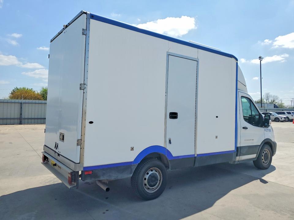 46946546 :رقم المزاد ، 1FDBW5Z83NKA01650 vin ، 2022 Ford Transit مزاد بيع