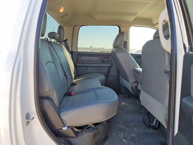 46015346 :رقم المزاد ، 3C7WRNEL8FG602068 vin ، 2015 Ram 5500 مزاد بيع