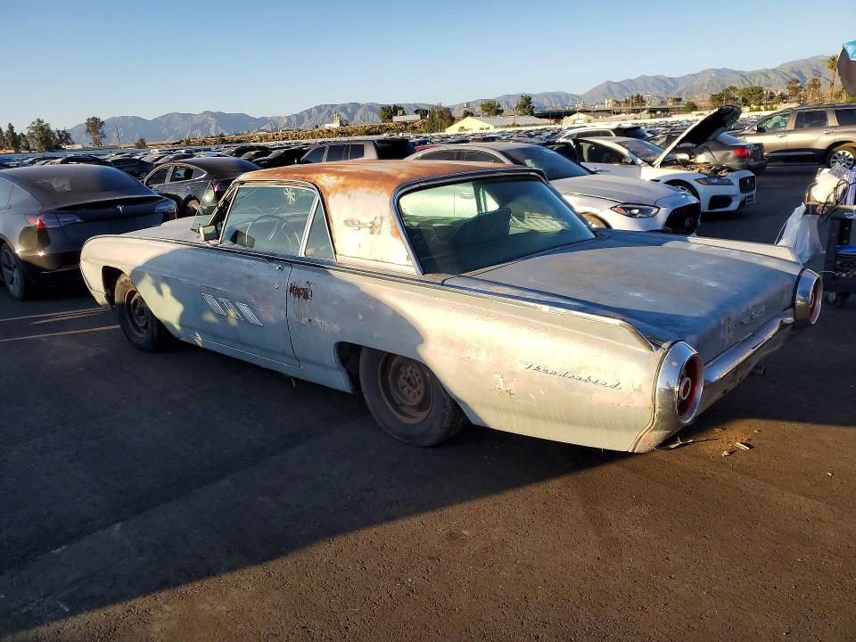 79445045 :رقم المزاد ، 3Y83Z105329 vin ، 1963 Ford Thunderbird مزاد بيع