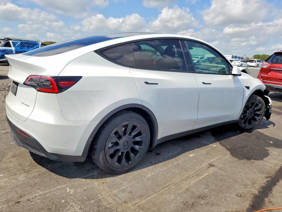 2024 Tesla Model Y მანქანა იყიდება აუქციონზე, vin: 7SAYGDEE2RF161543, აუქციონის ნომერი: 41934116