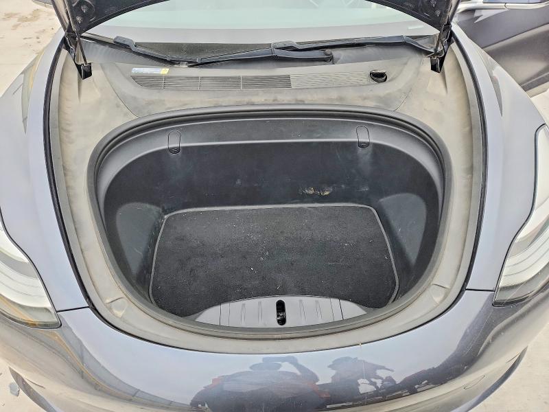 47547336 :رقم المزاد ، 5YJ3E1EA7JF033554 vin ، 2018 Tesla Model 3 مزاد بيع