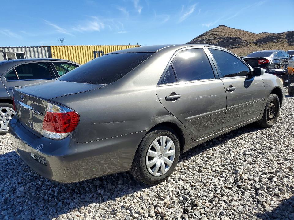 2005 Toyota Camry მანქანა იყიდება აუქციონზე, vin: 4T1BE32K95U510255, აუქციონის ნომერი: 45849466