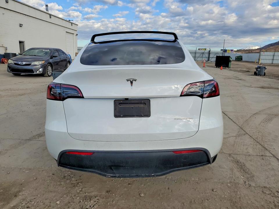 41969236 :رقم المزاد ، 7SAYGAEE3PF871272 vin ، 2023 Tesla Model Y مزاد بيع