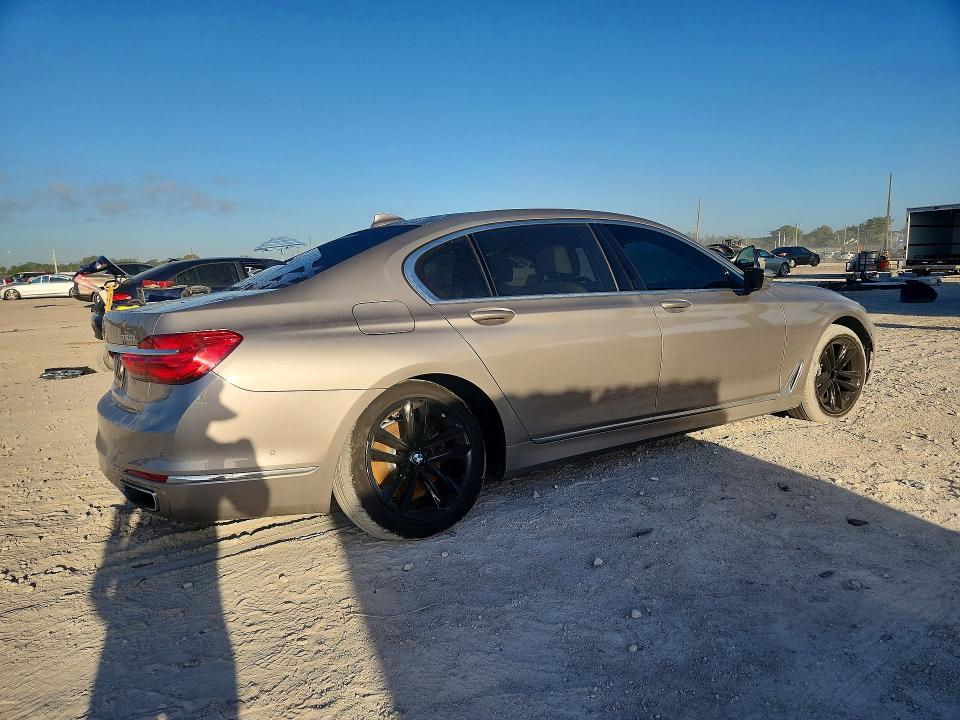 2018 Bmw 750 მანქანა იყიდება აუქციონზე, vin: WBA7F0C5XJGM23422, აუქციონის ნომერი: 45669776