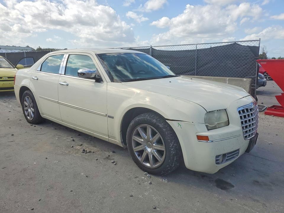 47841296 :رقم المزاد ، 2C3CA5CV8AH292657 vin ، 2010 Chrysler 300 مزاد بيع