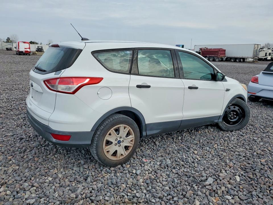 48573396 :رقم المزاد ، 1FMCU0F76FUC65640 vin ، 2015 Ford Escape مزاد بيع