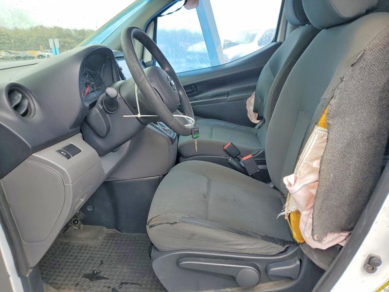 79428305 :رقم المزاد ، 3N6CM0KN2FK731392 vin ، 2015 Niss Nv200 مزاد بيع