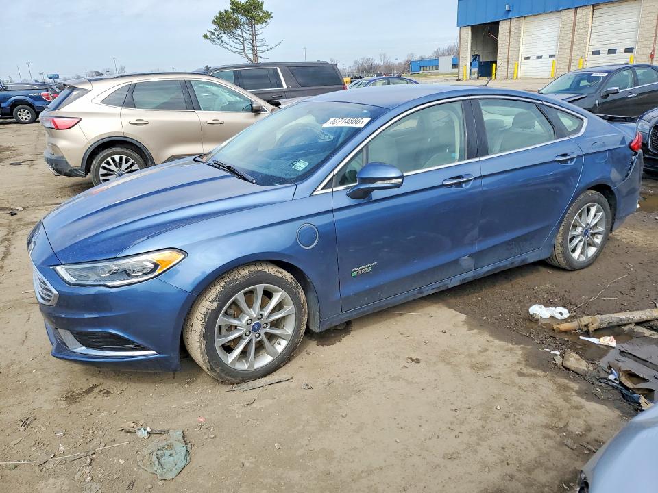 46714886 :رقم المزاد ، 3FA6P0PU2JR196254 vin ، 2018 Ford Fusion مزاد بيع