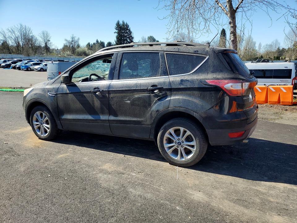 46957736 :رقم المزاد ، 1FMCU9GD8JUA86811 vin ، 2018 Ford Escape مزاد بيع