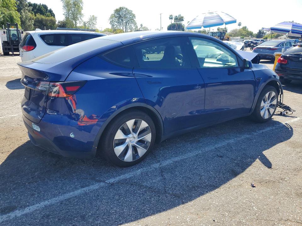 45552026 :رقم المزاد ، 5YJYGDED4MF116536 vin ، 2021 Tesla Model Y مزاد بيع