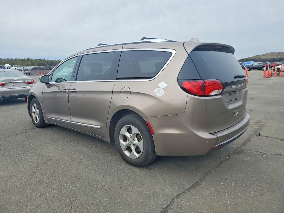 Продажа на аукционе авто 2017 Chrysler Pacifica, vin: 2C4RC1EG8HR721792, номер лота: 45836166